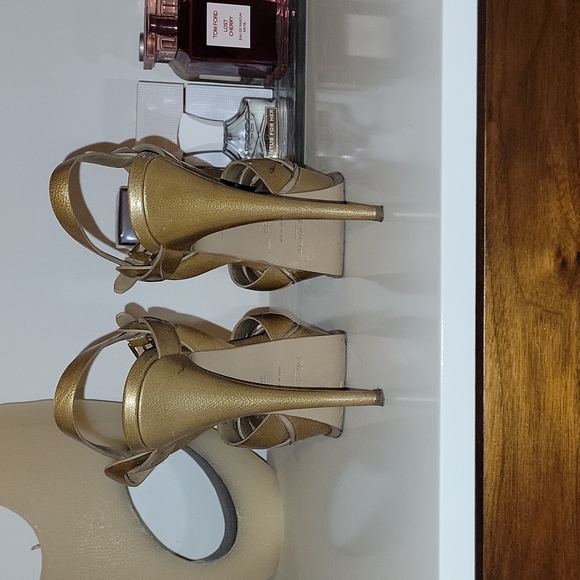 Patent Leather Saint Laurent Tribute Heels - Picture 6 of 12